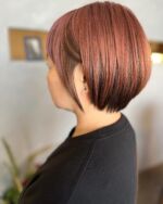 こんばんは！
本日のお客様🎨
トップにデザインをあしらって、立体感や楽しめるカラーをさせて頂いています💇‍♀️
いつもありがとうございます！
色が落ちてきても、また次も楽しめるカラーになってます！
素材の状態も考慮しつつ、デザインも、質感も、色の雰囲気も、色々ご相談させて頂いております！
ぜひいろんなお話伺わせて下さい！

かなり冷え込んできてます！
雪も心配ですが、ご来店の際は凍結などにもご注意の上、くれぐれもご無理のない様にお越し下さい！

ご心配な方はお気軽にご相談ください⛄️

それではまた明日も、暖かくしてお待ち致しております！

#tricohair #トリコヘアー #上小田井美容室 #西区上小田井　#デザインカラー #アンブレラカラー #ケアブリーチ #ヘアカラー #ショートスタイル #大人カラー