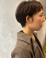 こんにちは🌞

3連休の方も通常通りな方も、楽しい週末をお過ごしでしょうか？
こうやって雨と晴れを繰り返し春がだんだんと近づいて来るんですね☘️
花粉にはご注意の上素敵な週末をお過ごしください！

写真は先日のお客様💇‍♀️
ショートヘアがとってもお似合いなお客様✂︎
この日もとても素敵でかわいく仕上がりました！

この週末、ご予約空いていなかったですが、
あすの2/25（日）10時にカットのみだとお取りできるお時間できました！
もしご希望の方いらっしゃいましたら、
サロンまでお電話にてお問い合わせください🙇‍♂️🙇‍♀️
（営業中の為DMやLINEは不可となります🙇‍♂️🙇‍♀️💦）

では引き続き素敵な週末をお過ごしください！

#tricohair #トリコヘアー #上小田井美容室 #名古屋市西区美容室 #ヘア #ショートヘア #ショートカット #デザインカラー #ハイライト #大人キュート